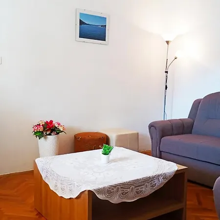 Seaside House Vinisce, Trogir - 14704 Holiday home *
